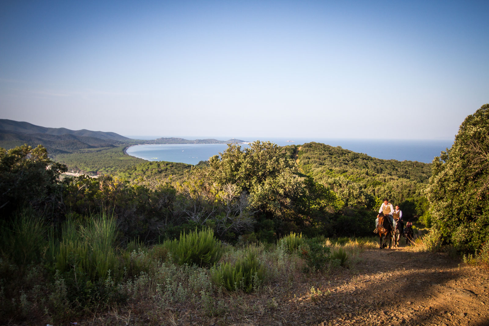 Il panorama che si può vedere dai sentieri che circondano il PuntAla Camp and Resort